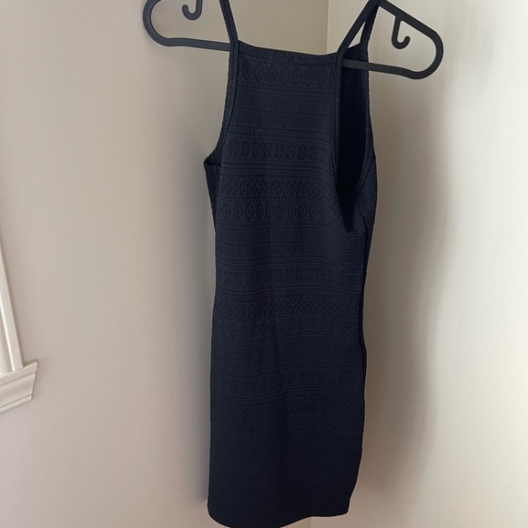 Halter neck black dress - Picture 2 of 5